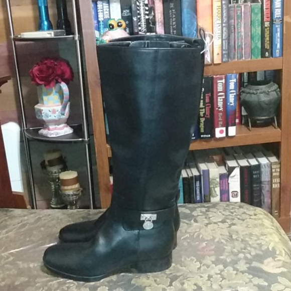 Michael Kors boot size 5.5 - Picture 1 of 8